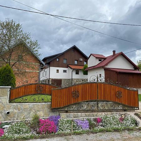 Hotel Ethno House Izvor Vrelo Koreničko Esterno foto