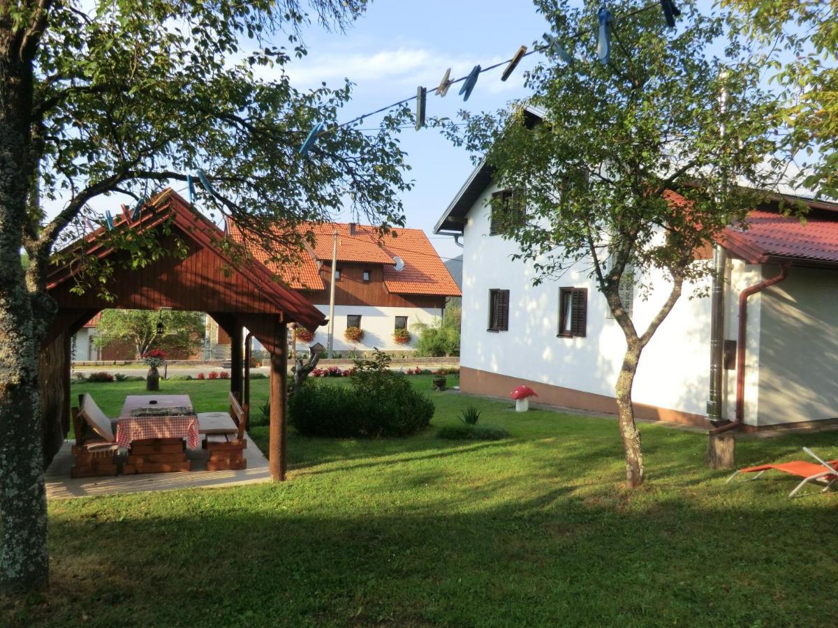 Hotel Ethno House Izvor Vrelo Koreničko Esterno foto