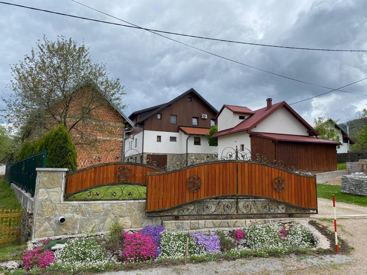 Hotel Ethno House Izvor Vrelo Koreničko Esterno foto