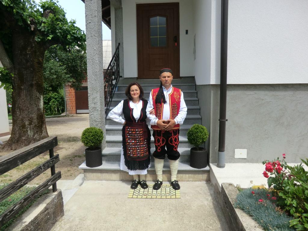 Hotel Ethno House Izvor Vrelo Koreničko Esterno foto