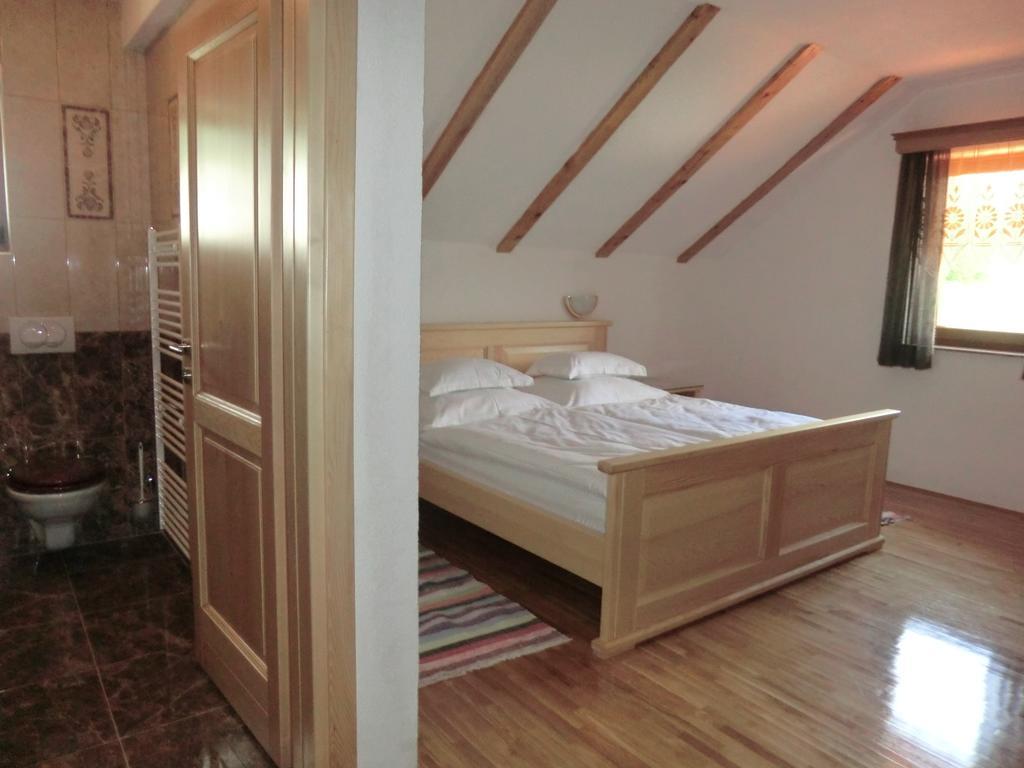 Hotel Ethno House Izvor Vrelo Koreničko Esterno foto