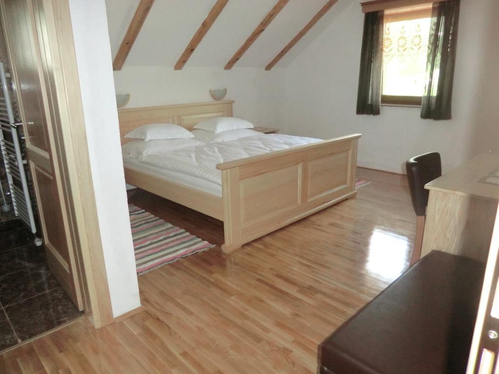 Hotel Ethno House Izvor Vrelo Koreničko Esterno foto