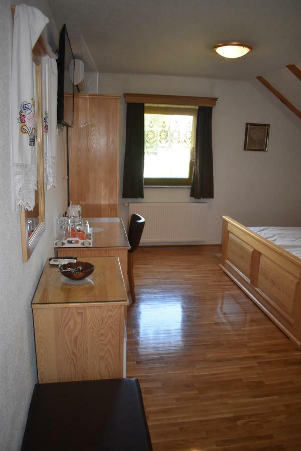 Hotel Ethno House Izvor Vrelo Koreničko Esterno foto