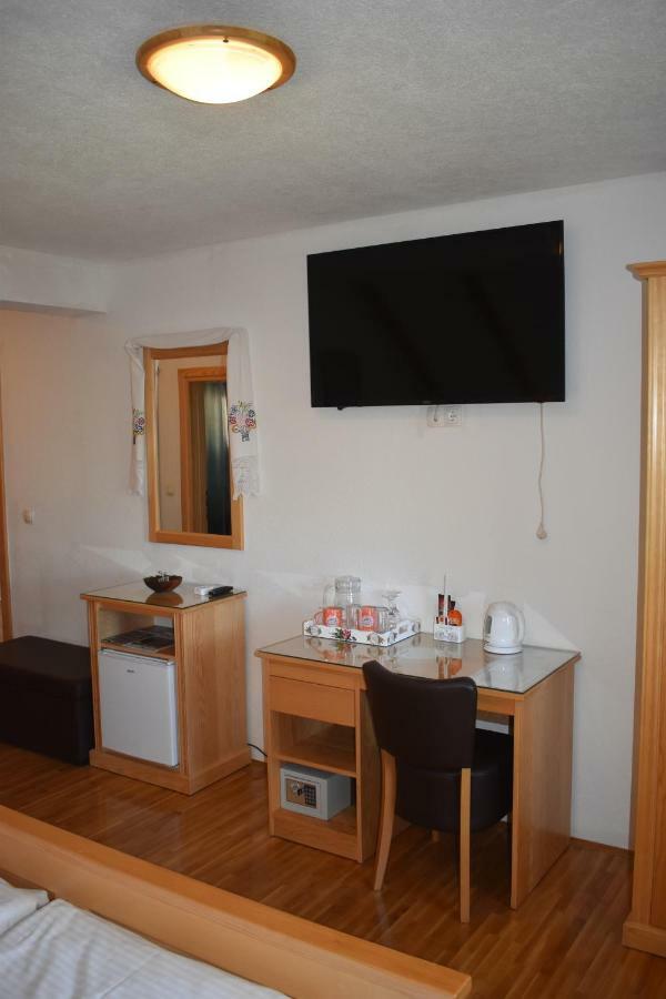 Hotel Ethno House Izvor Vrelo Koreničko Esterno foto